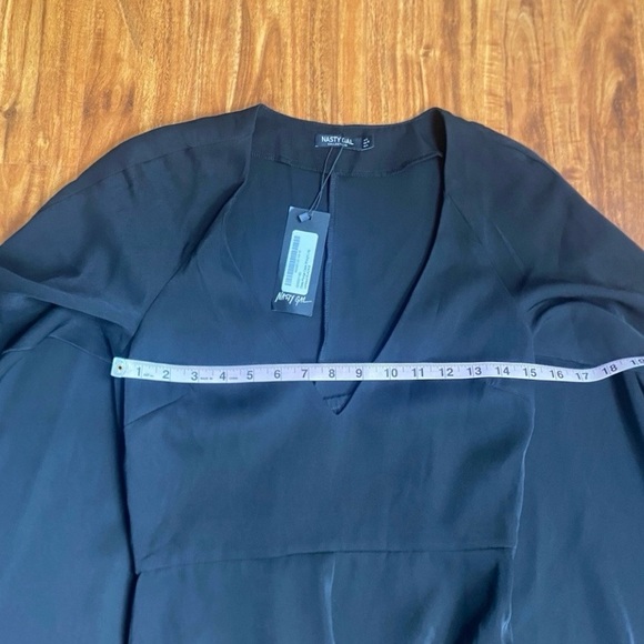 NWT New Nasty Gal Women's Black Deep V Neck Cape Straight Leg Jumpsuit Size 4 - Picture 13 of 16